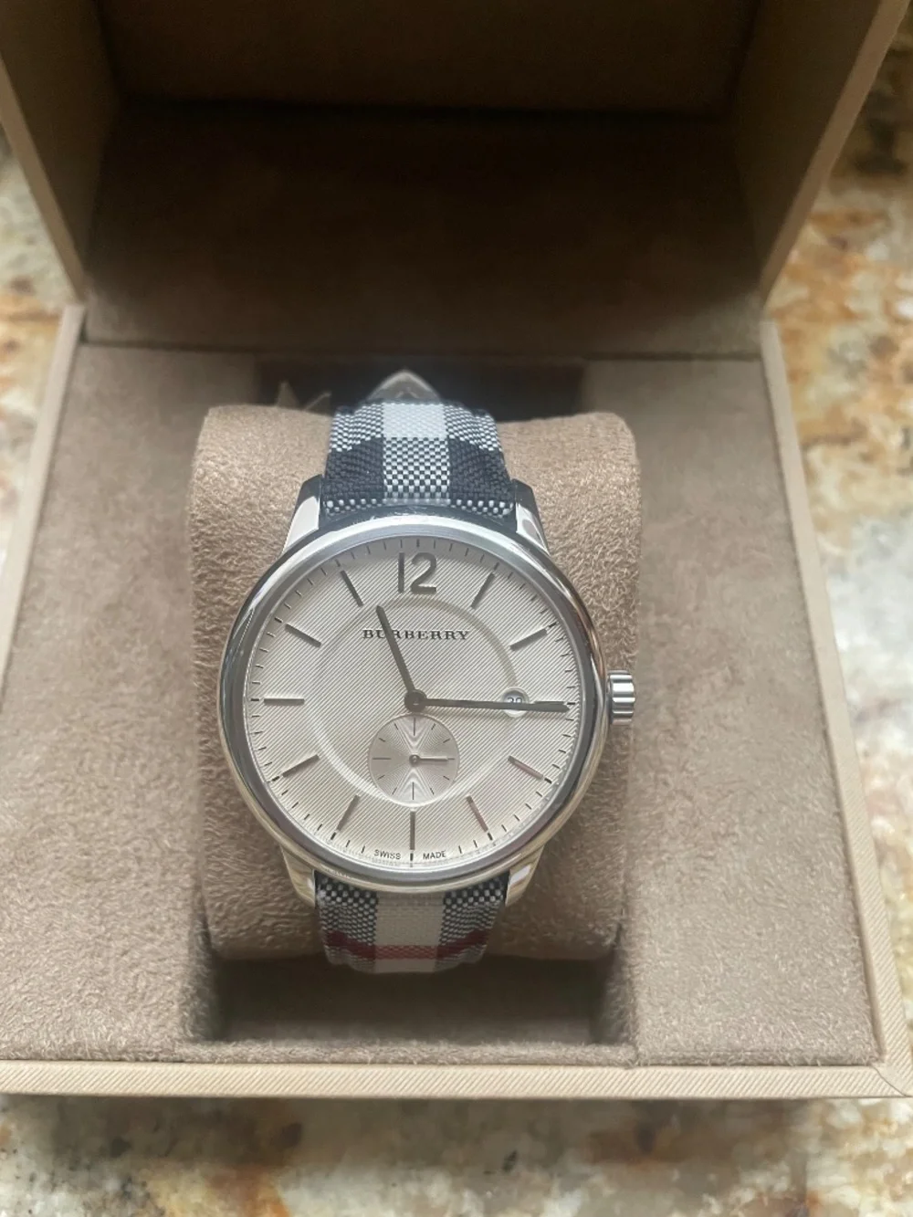 Burberry Watch Unisex, NWT